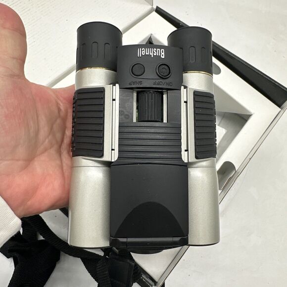Bushnell Binocular And Digital Camera 8 x 30 2.1MP Model 11-0832 Charger include - Picture 6 of 9